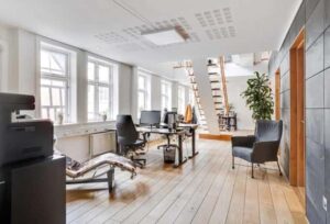 Lounge- og fællesområde i kontorhotel Aarhus